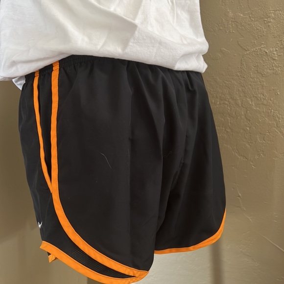 Nike running shorts - Picture 2 of 2